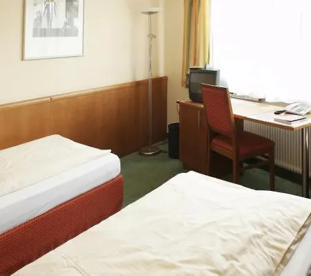 ホテル ラントガストホフ ムーア Gallbrunn