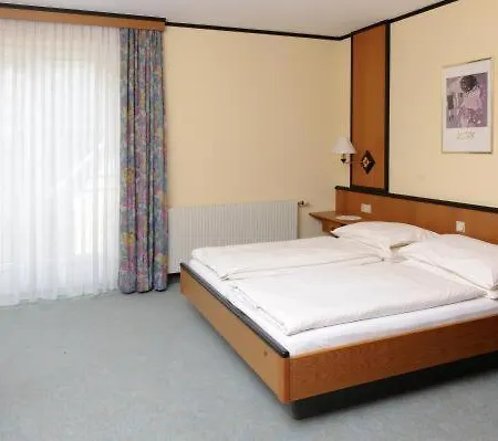 ホテル ラントガストホフ ムーア 4*