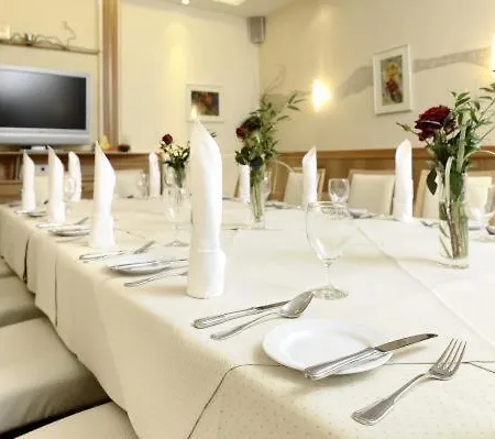 ホテル ラントガストホフ ムーア Gallbrunn